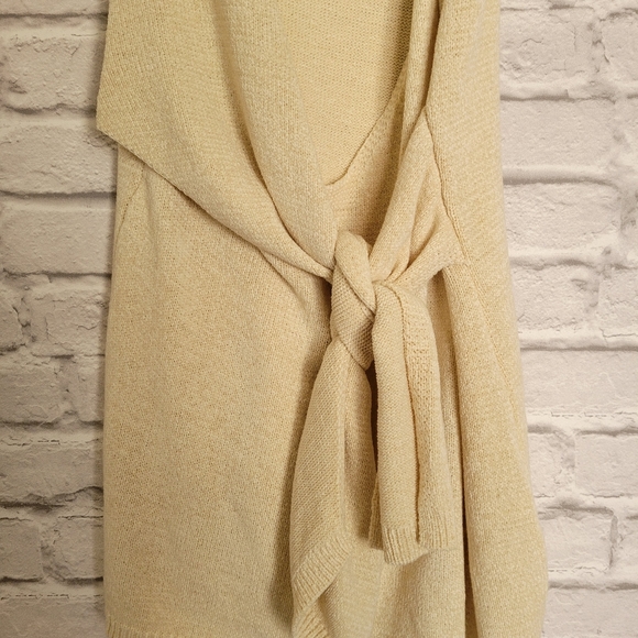 Beige by Tany wrap sleeveless sweater top size Large - Picture 3 of 10